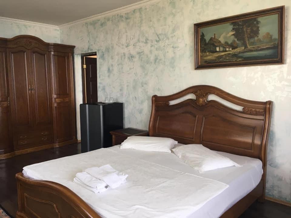 אורקי Hotel George מראה חיצוני תמונה