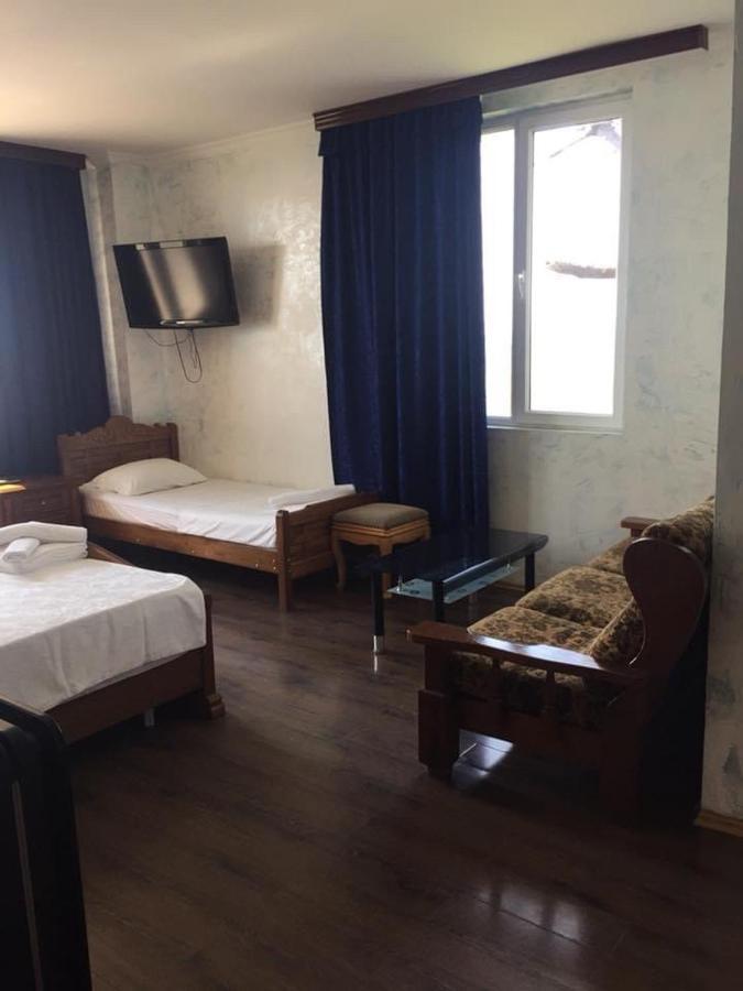 אורקי Hotel George מראה חיצוני תמונה