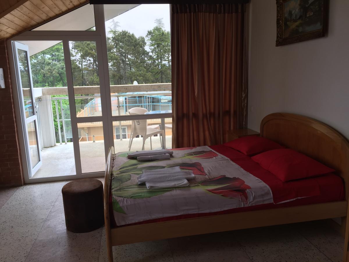 אורקי Hotel George מראה חיצוני תמונה
