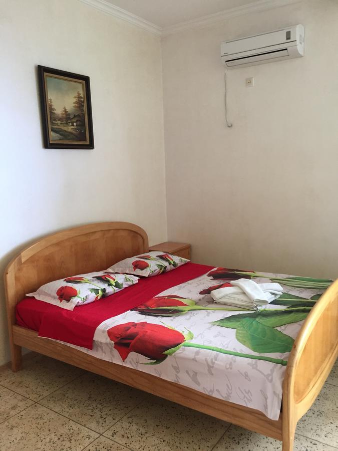 אורקי Hotel George מראה חיצוני תמונה