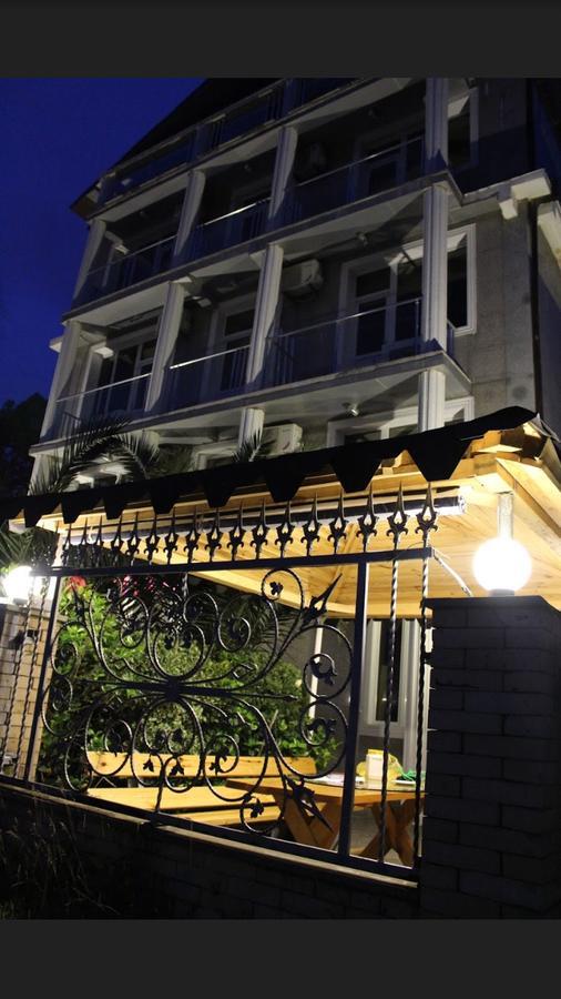 אורקי Hotel George מראה חיצוני תמונה